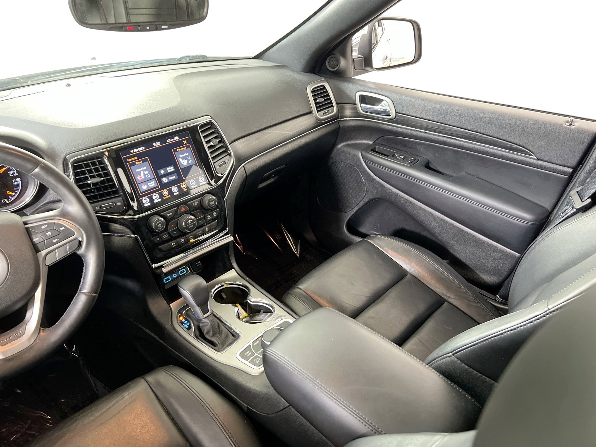 Used 2022 Jeep Grand Cherokee Limited image 23