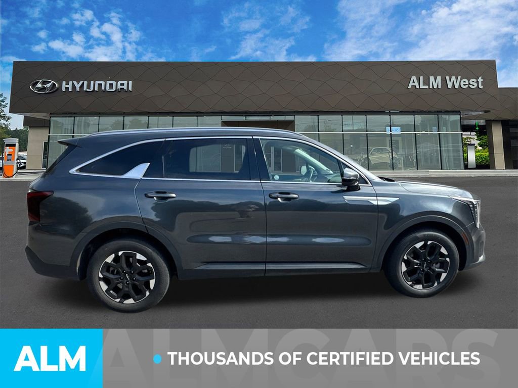 Used 2024 Kia Sorento S FWD image 4