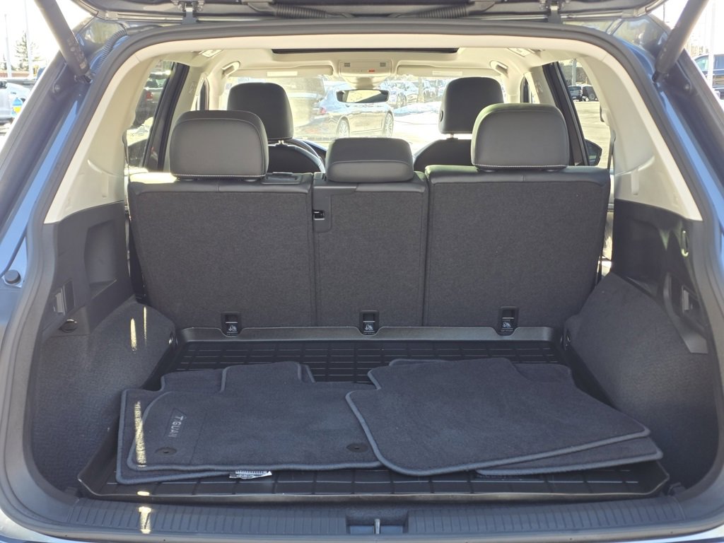 Used 2024 Volkswagen Tiguan SE image 10
