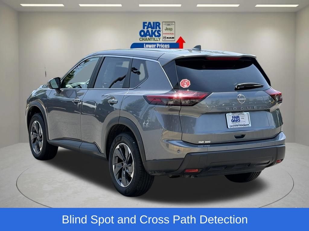 Used 2025 Nissan Rogue SV FWD image 10