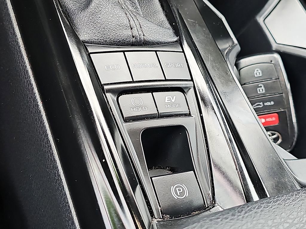Used 2025 Toyota Camry SE FWD image 23