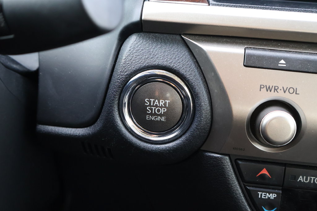 Used 2014 Lexus ES 350 w/ Ultra Luxury Package FWD image 31