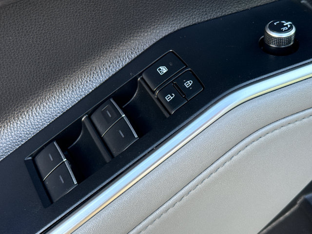 Used 2020 Toyota Highlander Limited FWD image 22