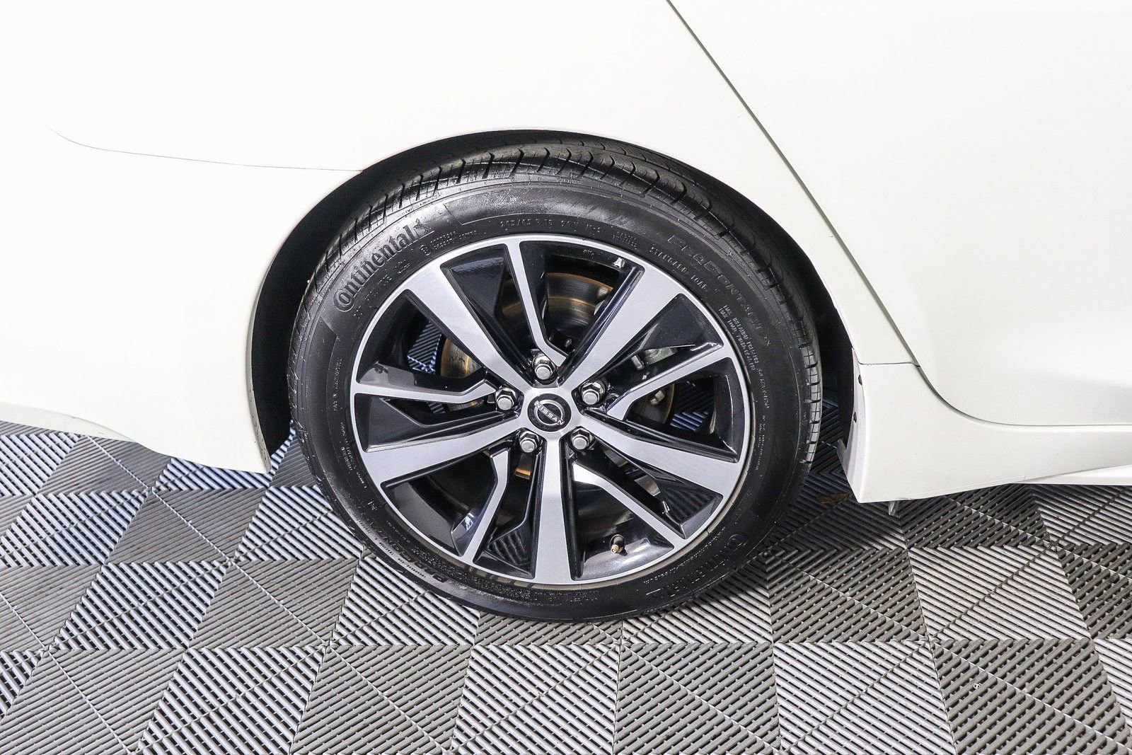 Used 2023 Nissan Maxima SV w/ Floor Mat Group image 10