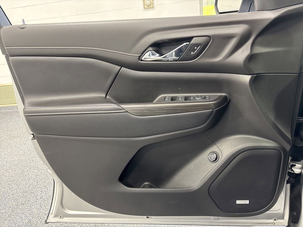 Used 2019 GMC Acadia SLT AWD/4WD image 18