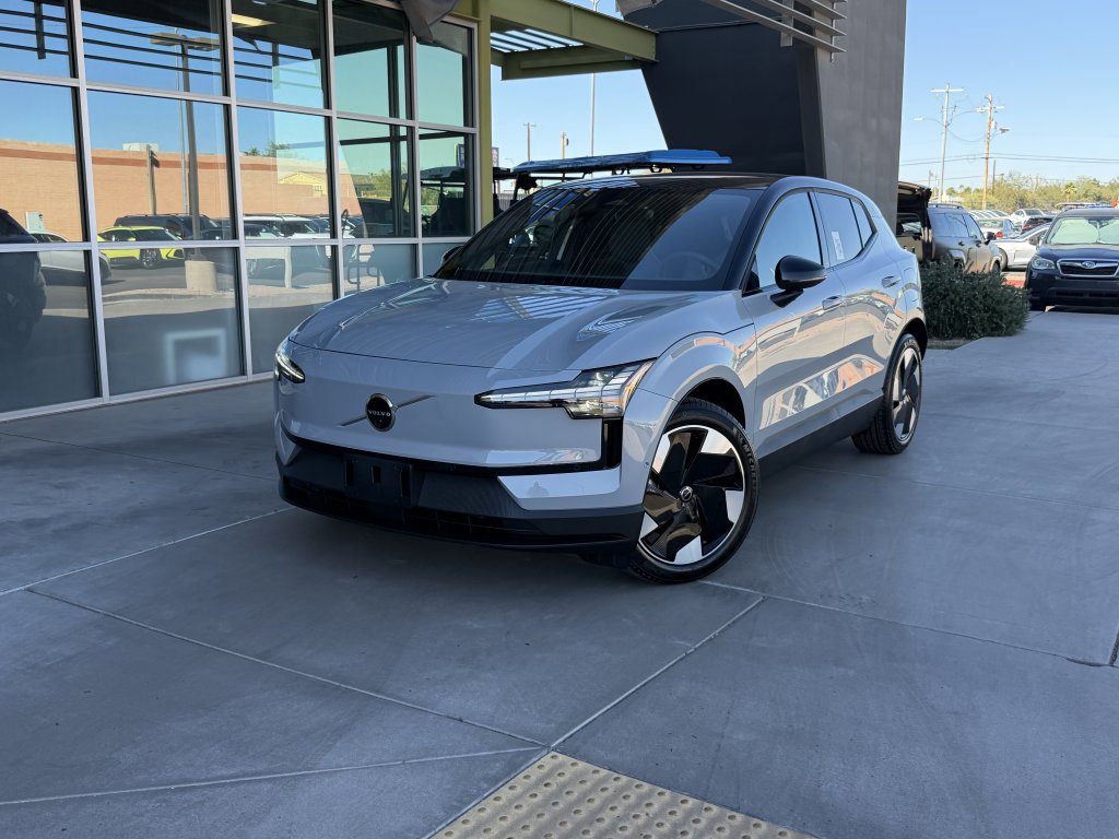 Used 2025 Volvo EX30 Ultra image 2