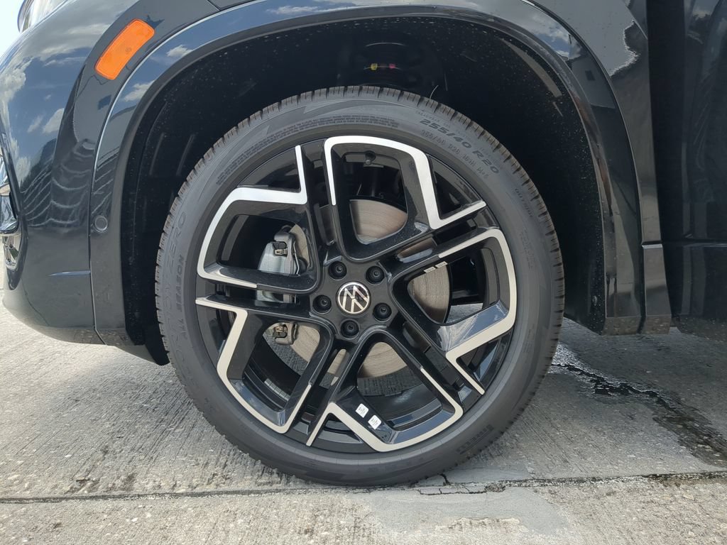 New 2026 Volkswagen Tiguan SEL R-Line AWD/4WD image 33