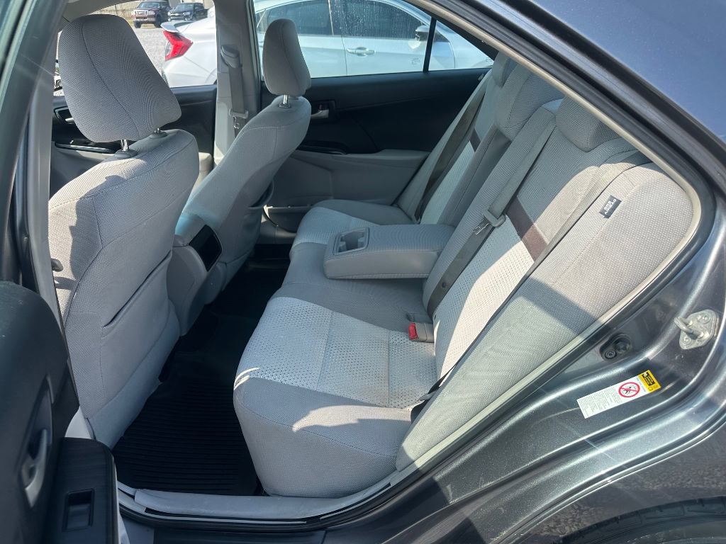 Used 2014 Toyota Camry LE image 8