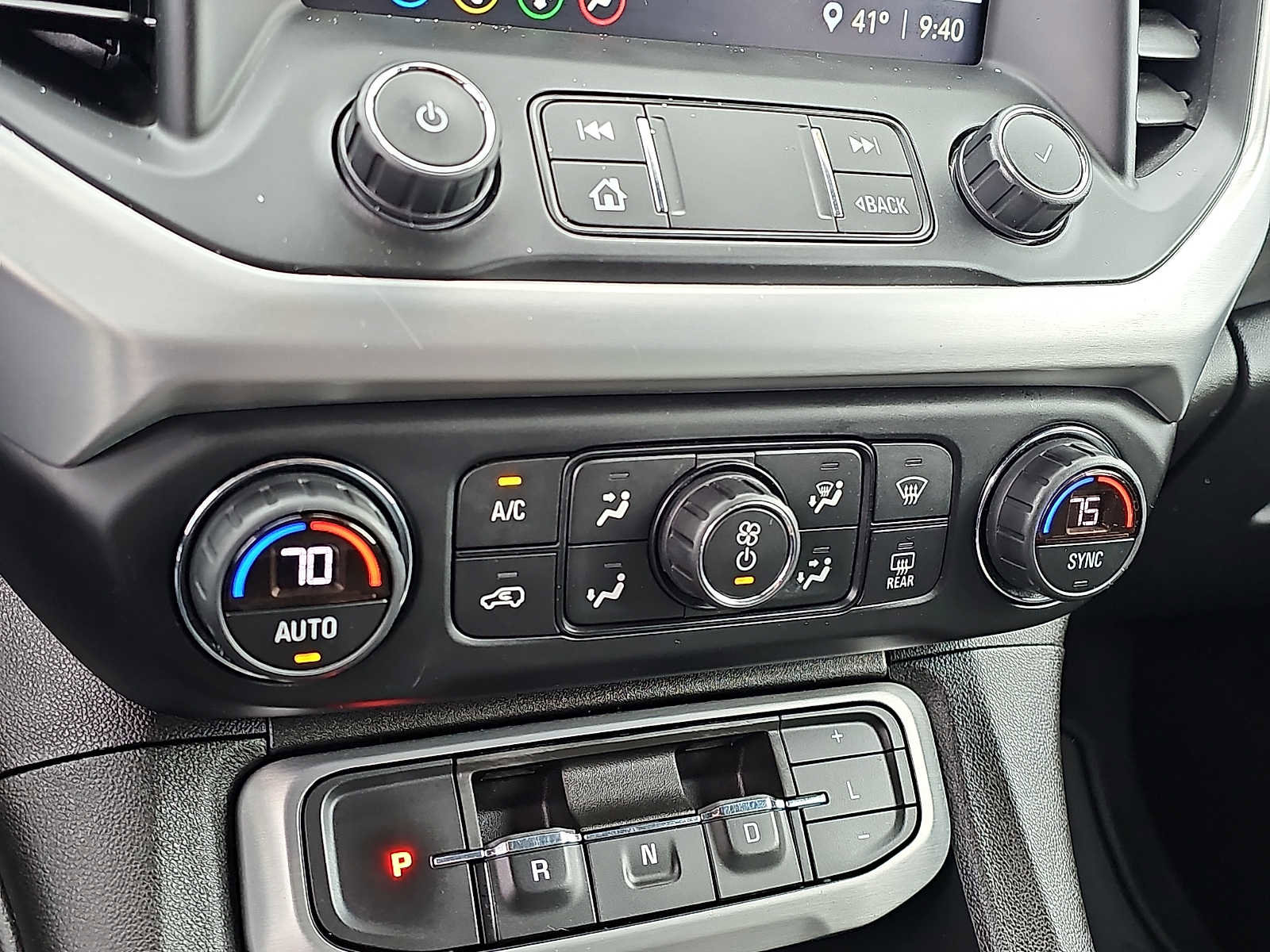 Used 2021 GMC Acadia SLE w/ Driver Convenience Package image 18