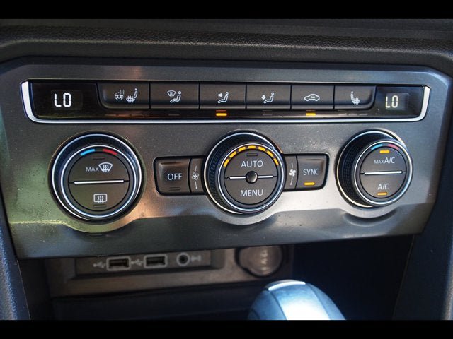 Used 2020 Volkswagen Tiguan SEL FWD image 28
