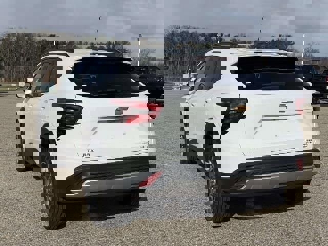 Used 2025 Chevrolet Trax LT FWD image 6