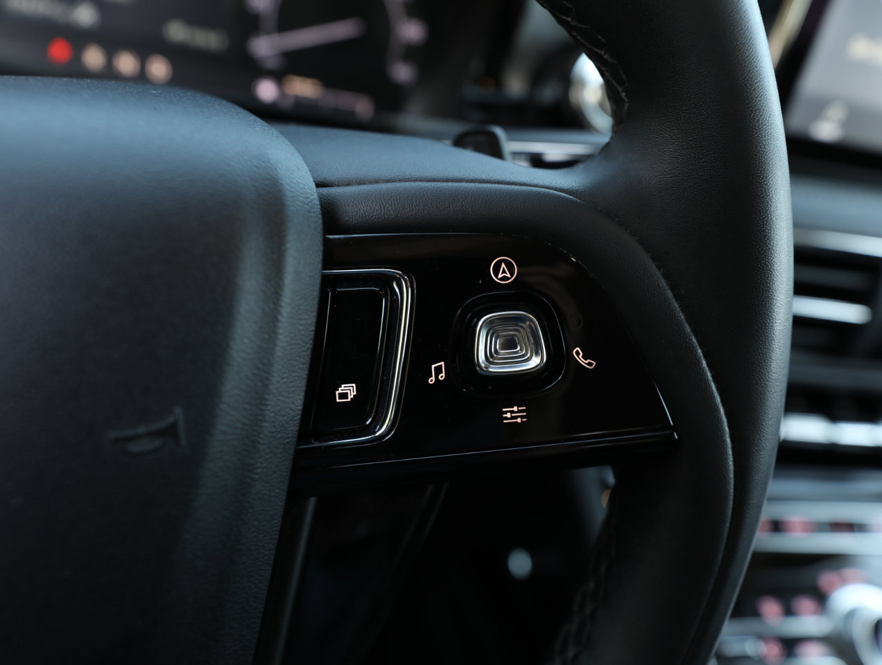 Used 2022 Lincoln Corsair FWD image 21