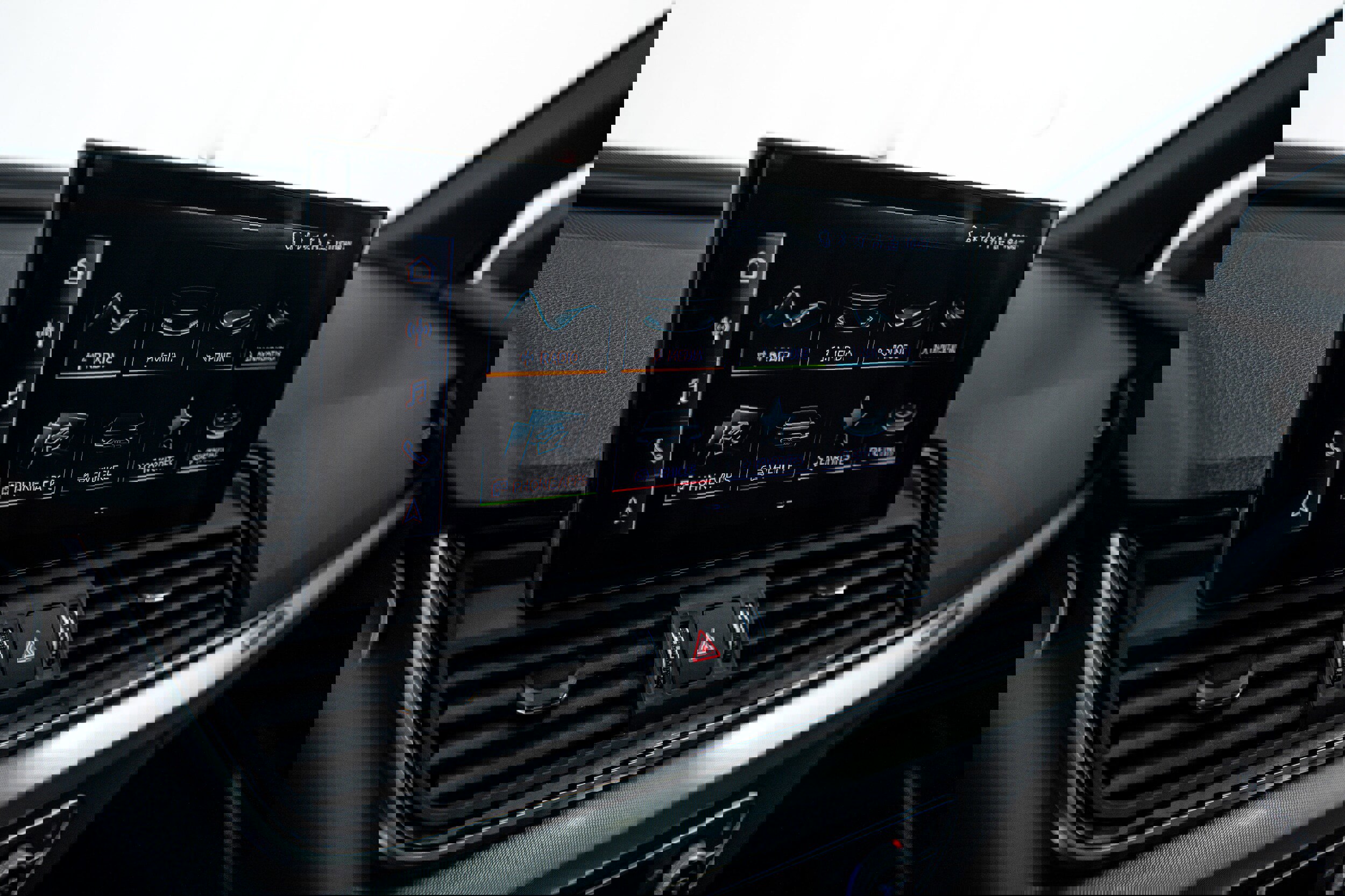 Certified 2025 Audi Q5 2.0T Premium w/ Convenience Plus Package image 13