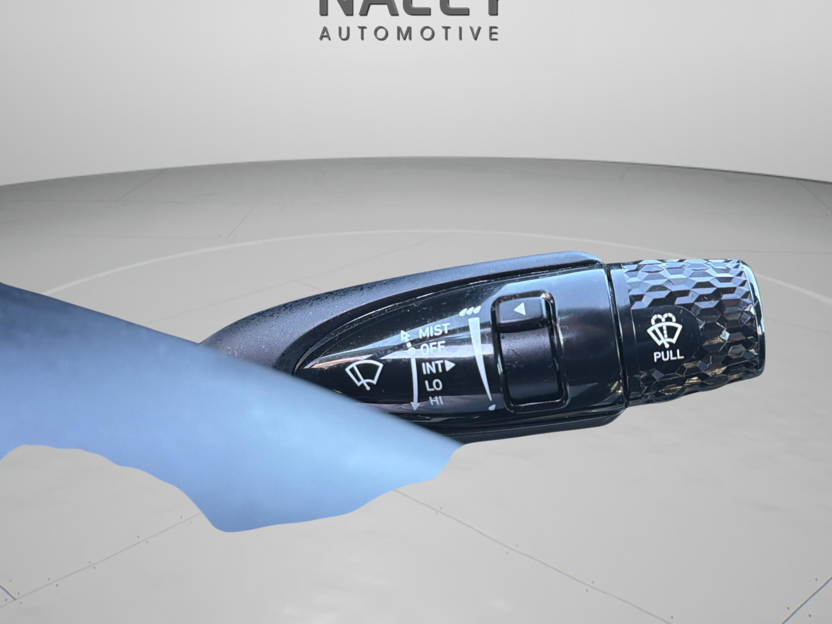 Used 2025 Hyundai Elantra SE image 19