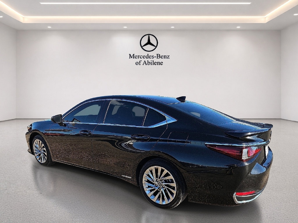Used 2022 Lexus ES 300h Ultra Luxury w/ Accessory Package 2 FWD image 4