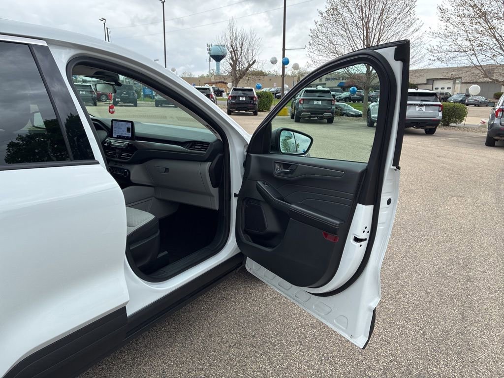 Used 2023 Ford Escape Active w/ Cold Weather Package FWD image 41