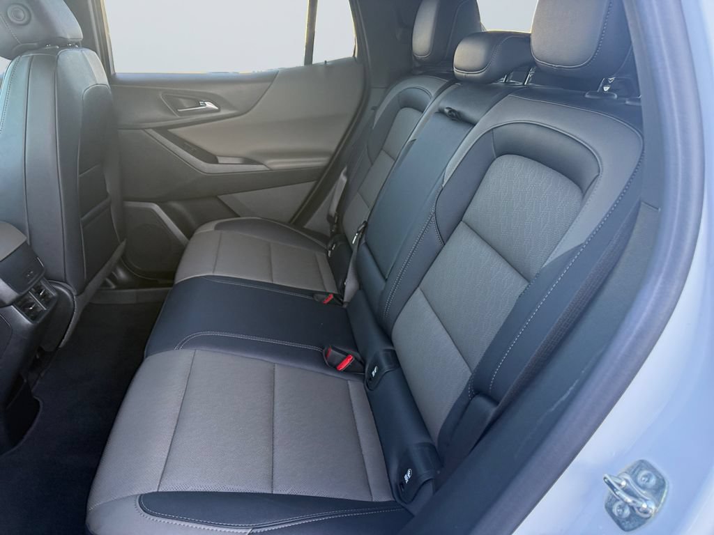 Used 2025 Chevrolet Equinox LT w/ Convenience Package II FWD image 13