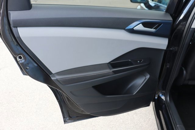 Used 2024 Volkswagen Taos SE image 12