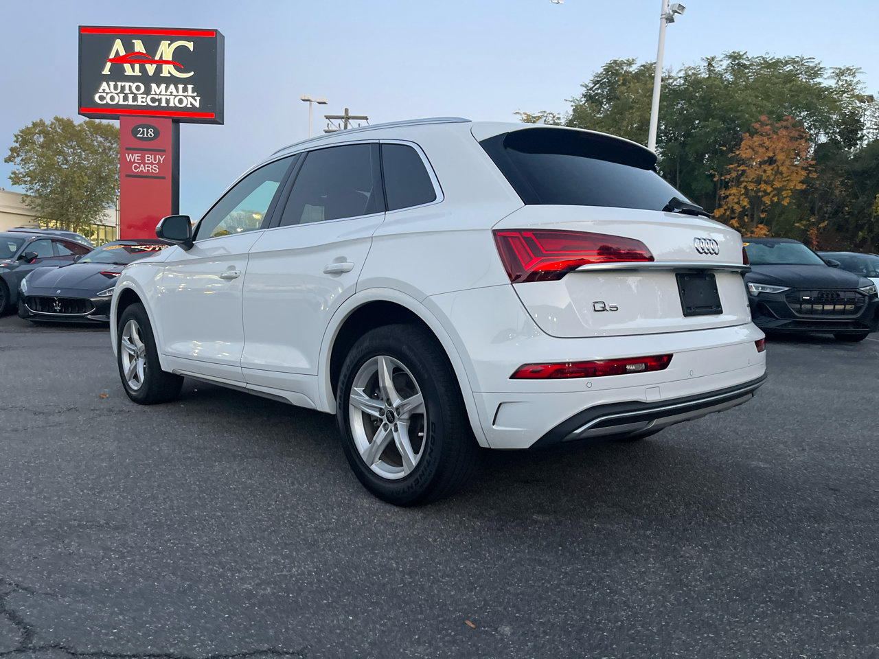 Used 2023 Audi Q5 2.0T Premium w/ Convenience Package image 9