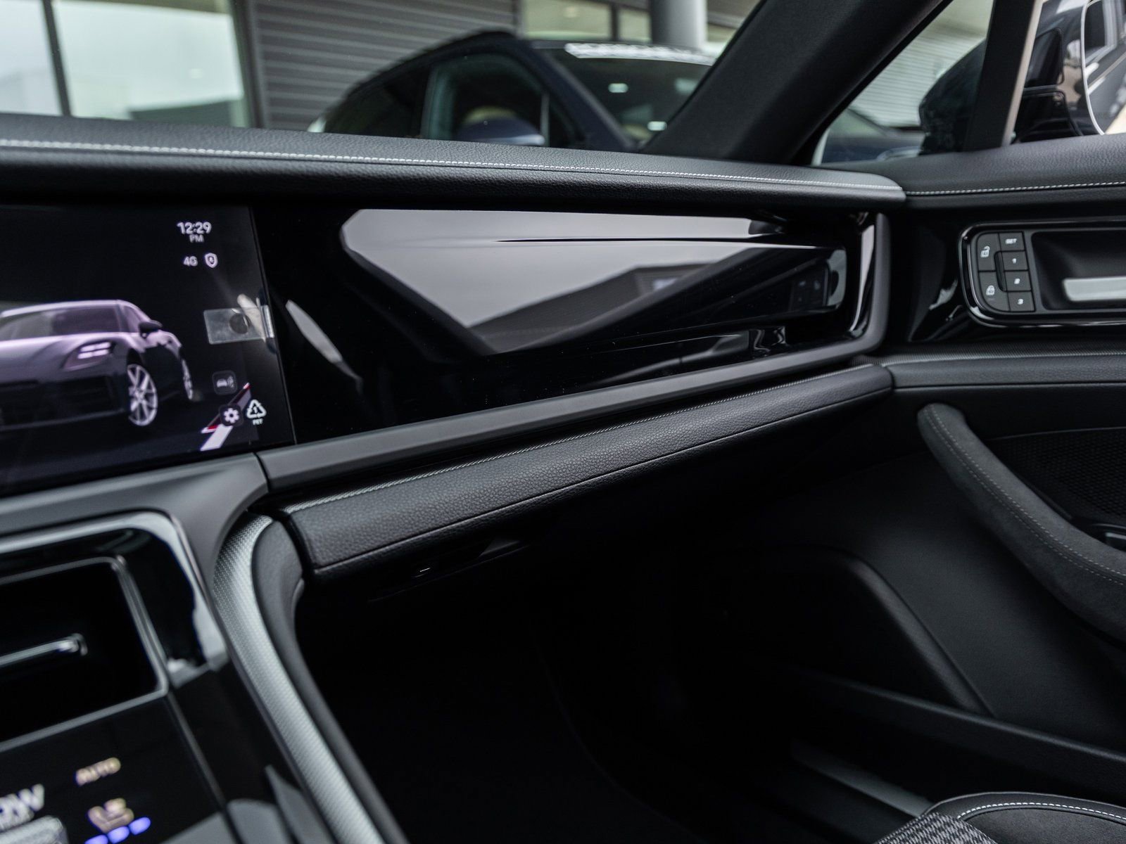 New 2026 Porsche Panamera 4 AWD/4WD image 32