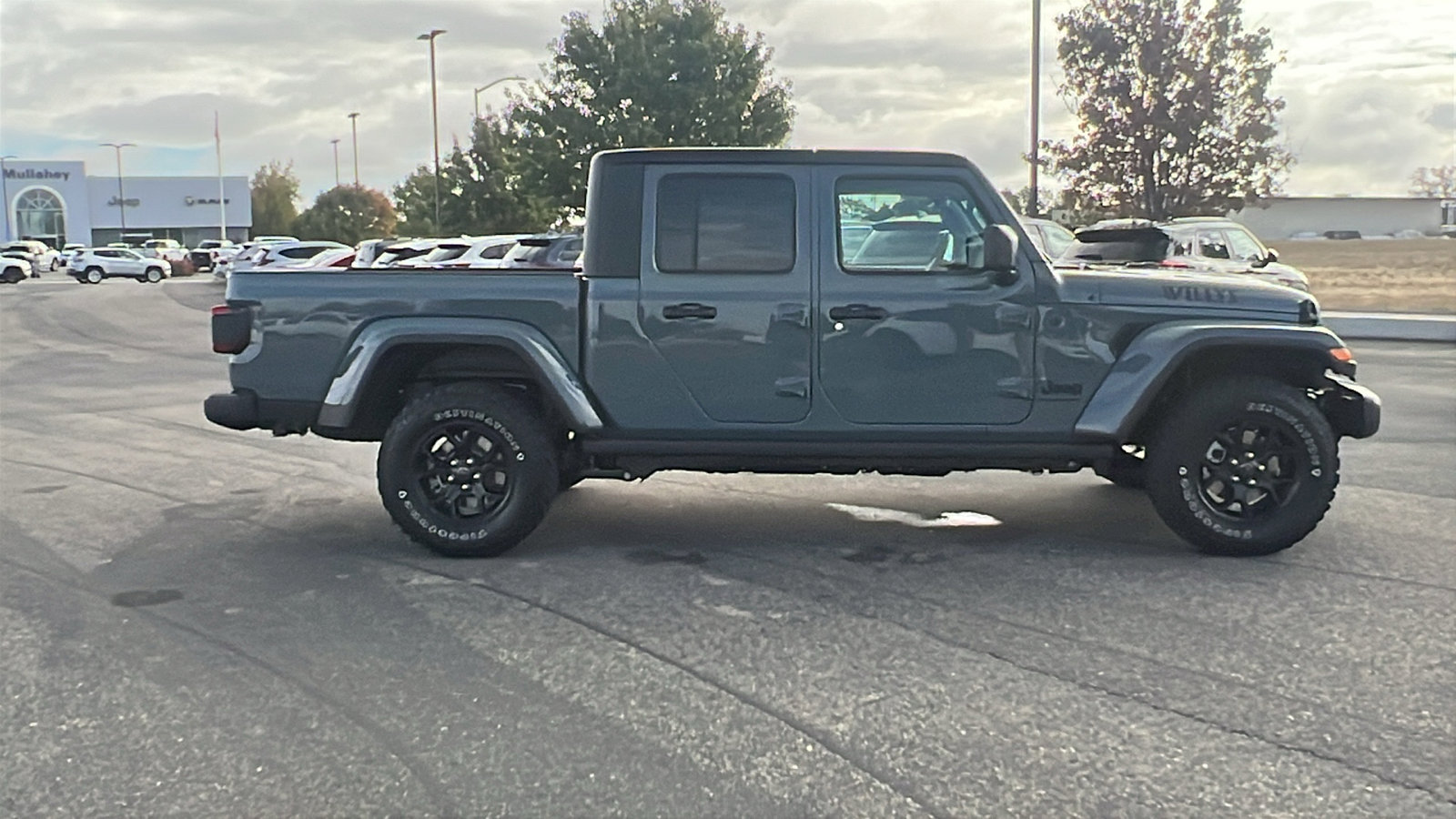 New 2025 Jeep Gladiator Willys image 2