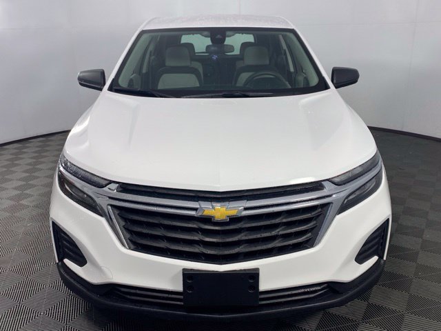 Used 2024 Chevrolet Equinox LS w/ Driver Confidence II Package AWD/4WD image 2
