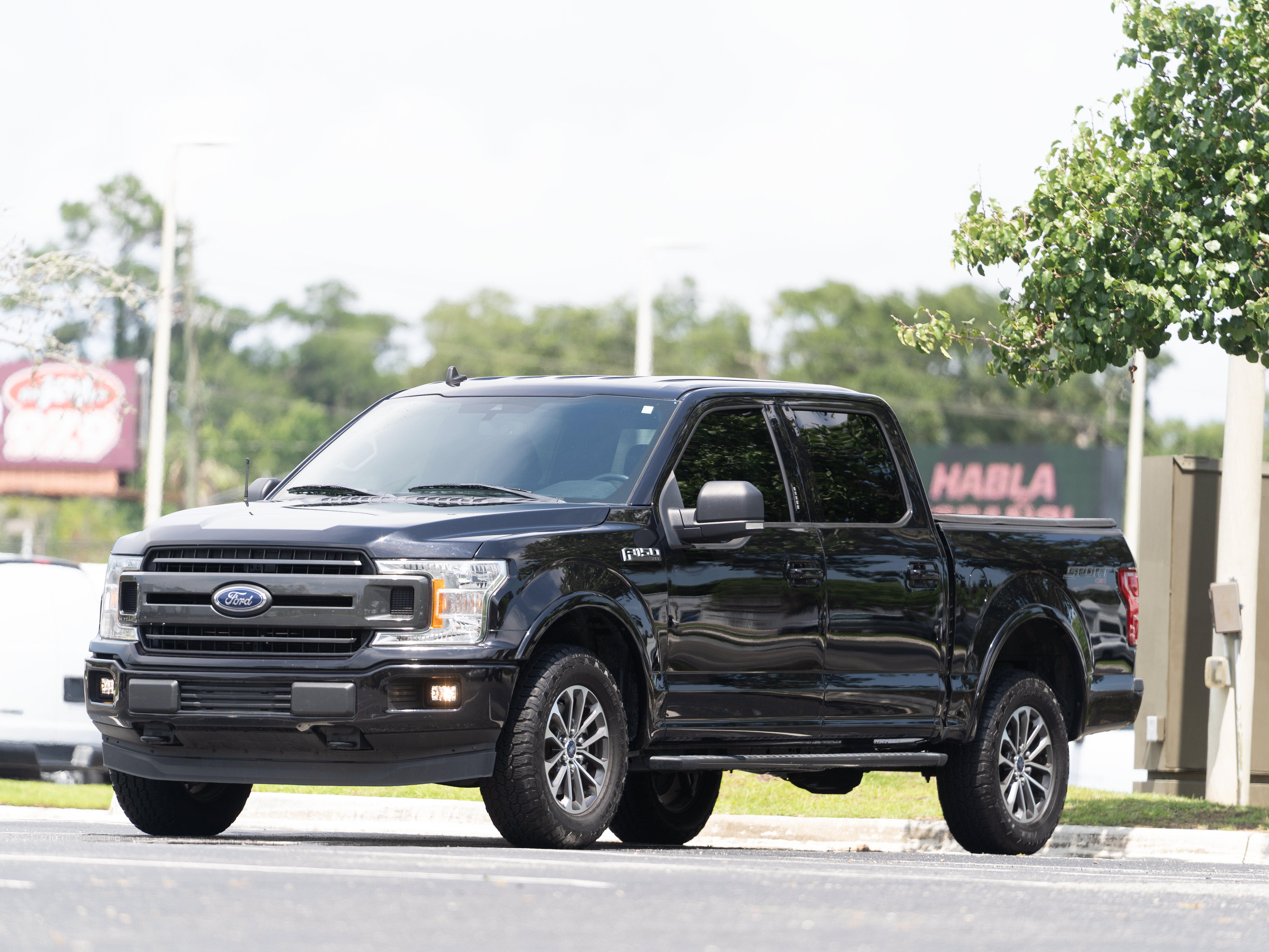 Used 2020 Ford F150 XLT w/ Equipment Group 302A Luxury AWD/4WD image 39