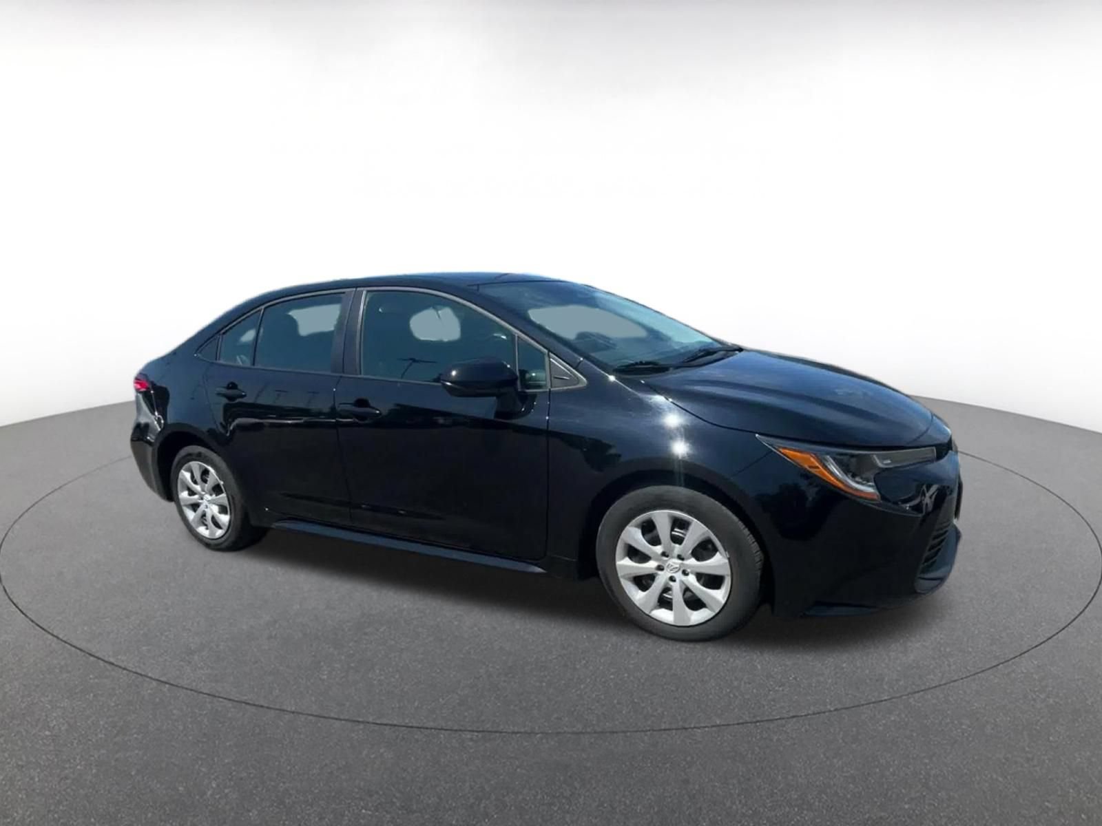 Used 2025 Toyota Corolla LE FWD video 2