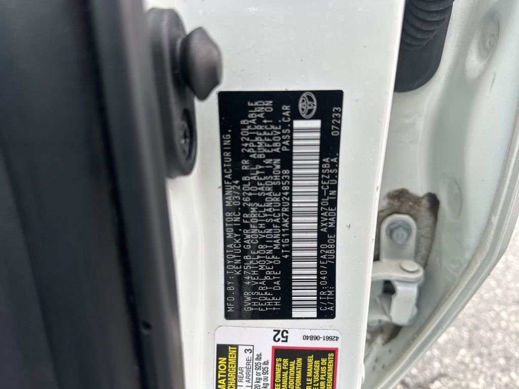 Used 2024 Toyota Camry SE image 32