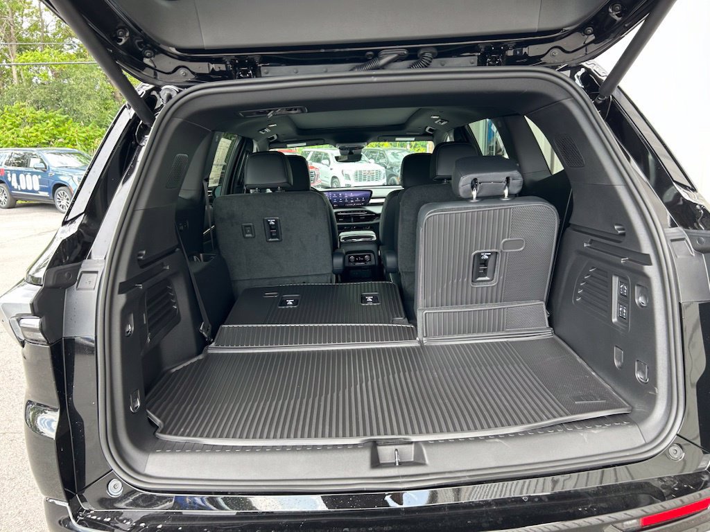 New 2027 Buick Enclave Avenir w/ LPO, Floor Liner Package AWD/4WD image 21