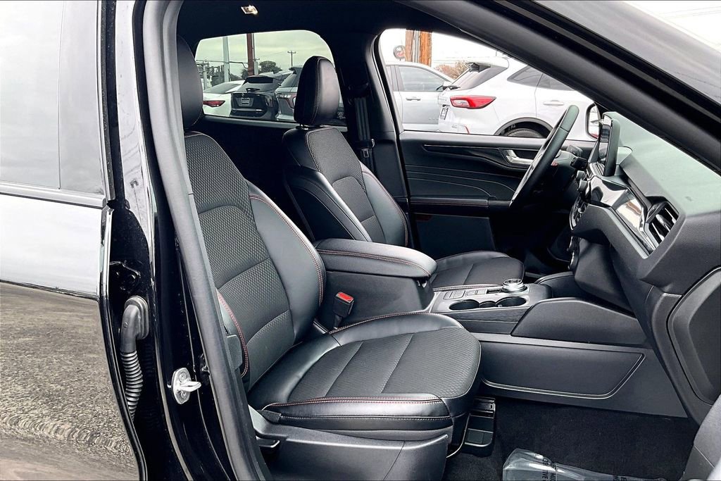 Used 2025 Ford Escape ST-Line AWD/4WD image 9