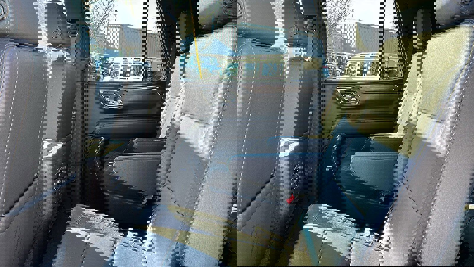 Used 2021 Chevrolet Tahoe Z71 image 24