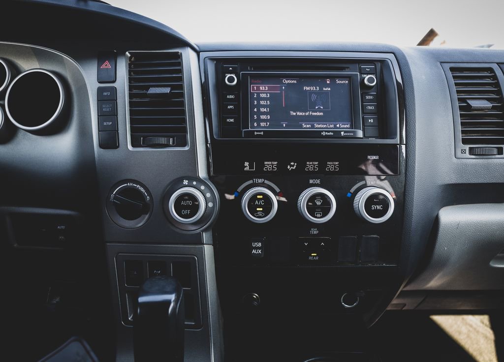 Used 2017 Toyota Sequoia SR5 image 4