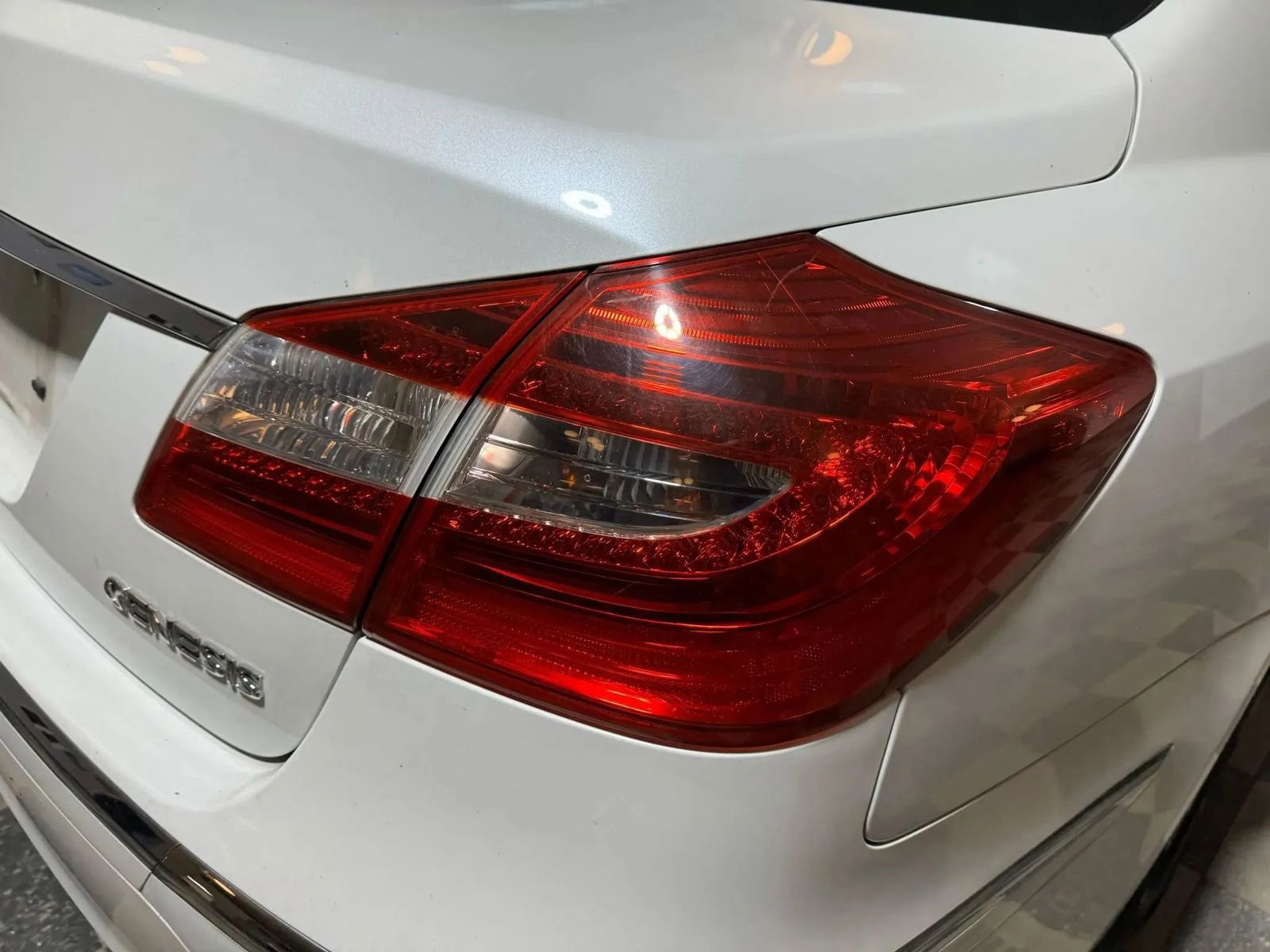 Used 2013 Hyundai Genesis 3.8 w/ Technology Pkg RWD image 8