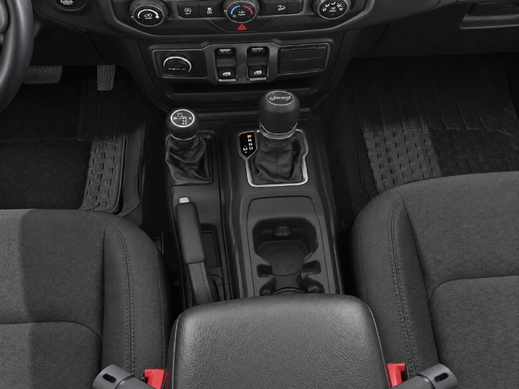 Used 2019 Jeep Wrangler Sport AWD/4WD image 12