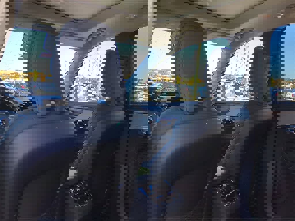 New 2026 Volvo XC90 B6 Plus w/ Protection Package Premier image 16