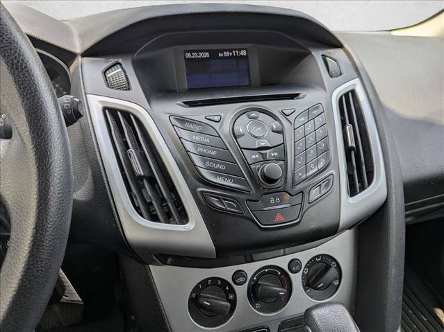 Used 2014 Ford Focus SE w/ SE Winter Package FWD image 14