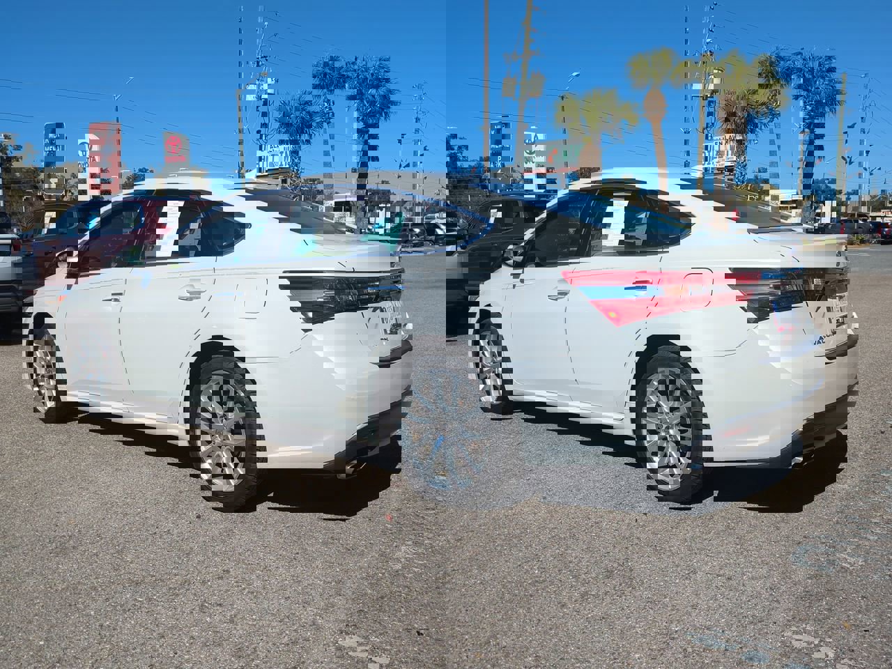 Used 2014 Toyota Avalon Limited image 6