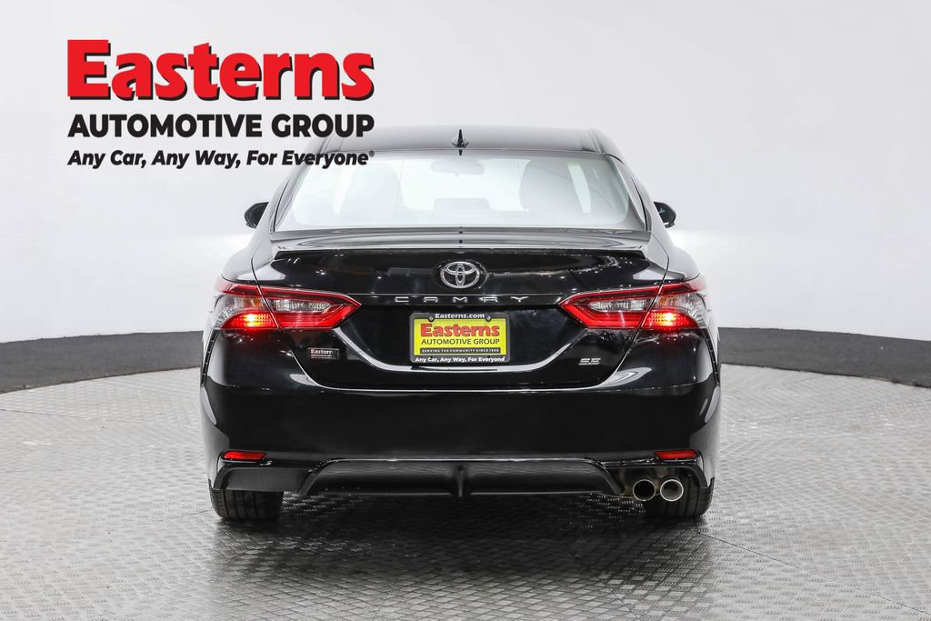 Used 2024 Toyota Camry SE image 9