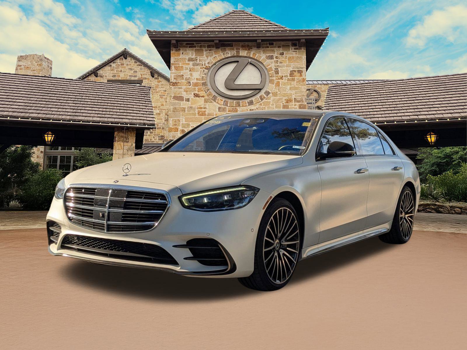 Used 2023 Mercedes-Benz S 580 4MATIC Sedan image 4