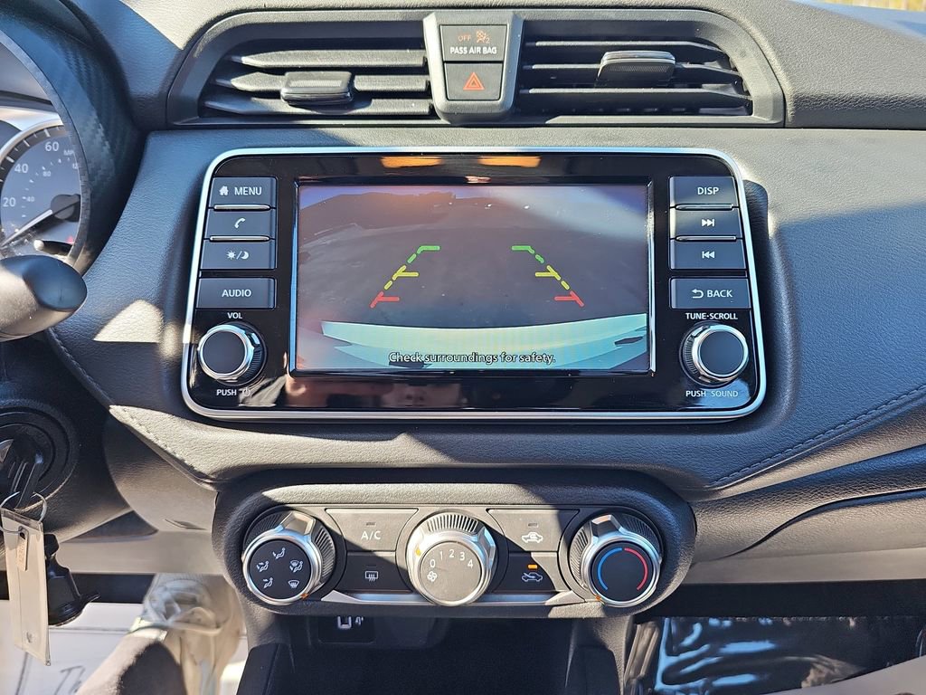 Used 2025 Nissan Versa S w/ Trunk Package image 27