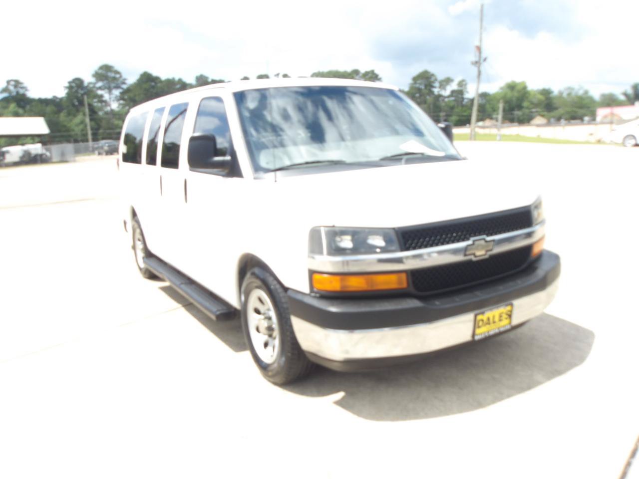 Used 2014 Chevrolet Express 1500 LT w/ LT Preferred Equipment Group RWD image 4