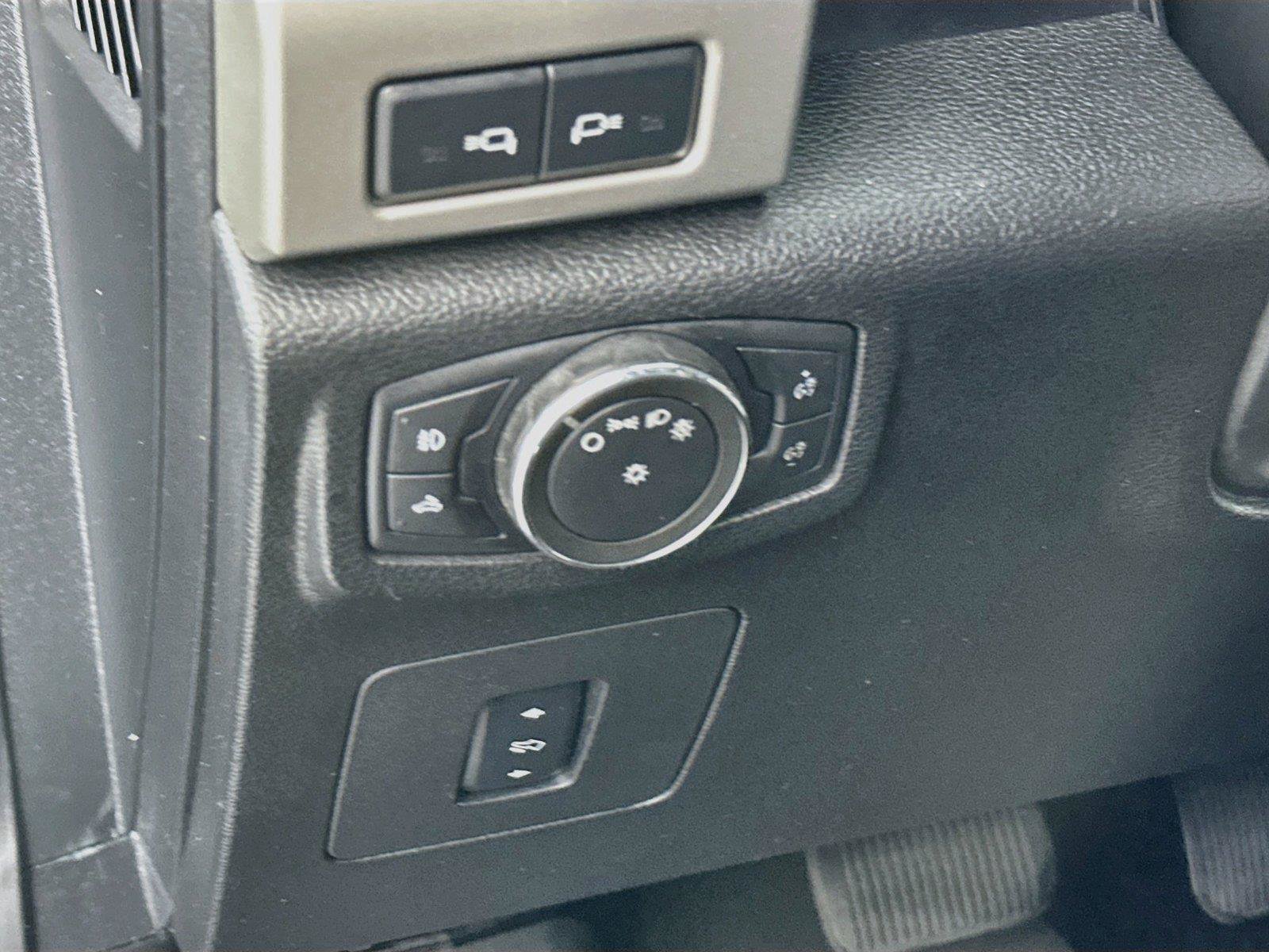 Used 2016 Ford F150 Lariat w/ Equipment Group 502A Luxury AWD/4WD image 14