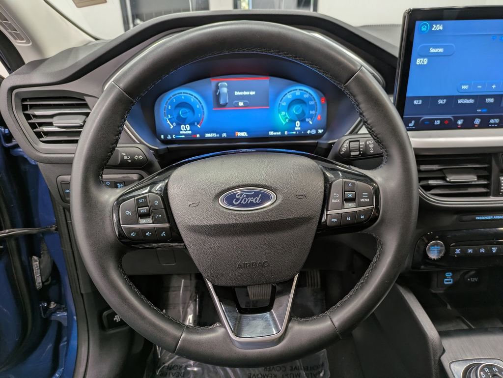 Certified 2023 Ford Escape Platinum w/ Premium Technology Package AWD/4WD image 23