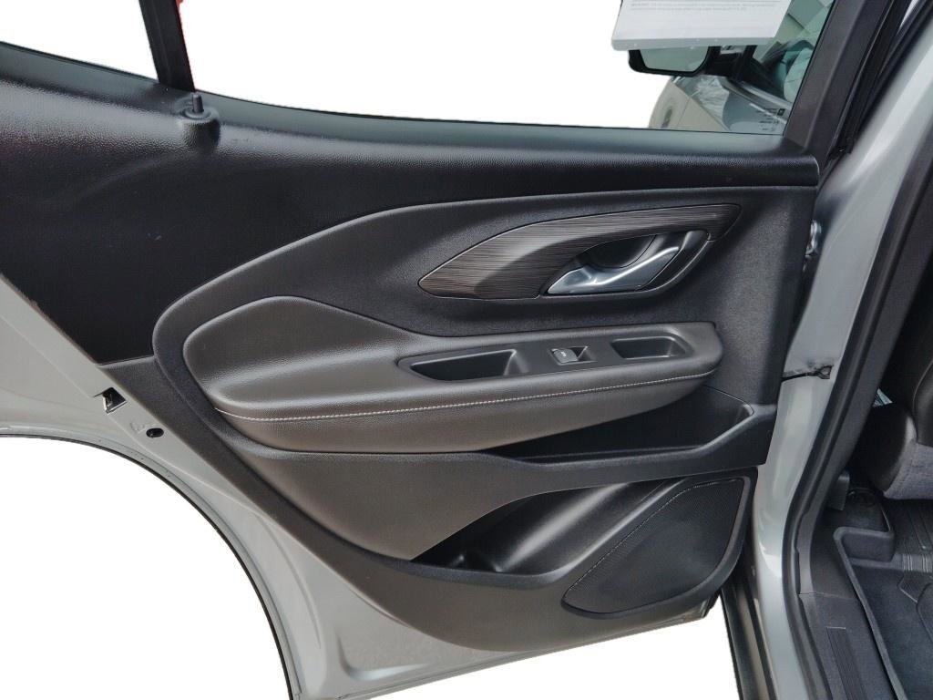 Used 2023 GMC Terrain SLT w/ Tech Package image 23