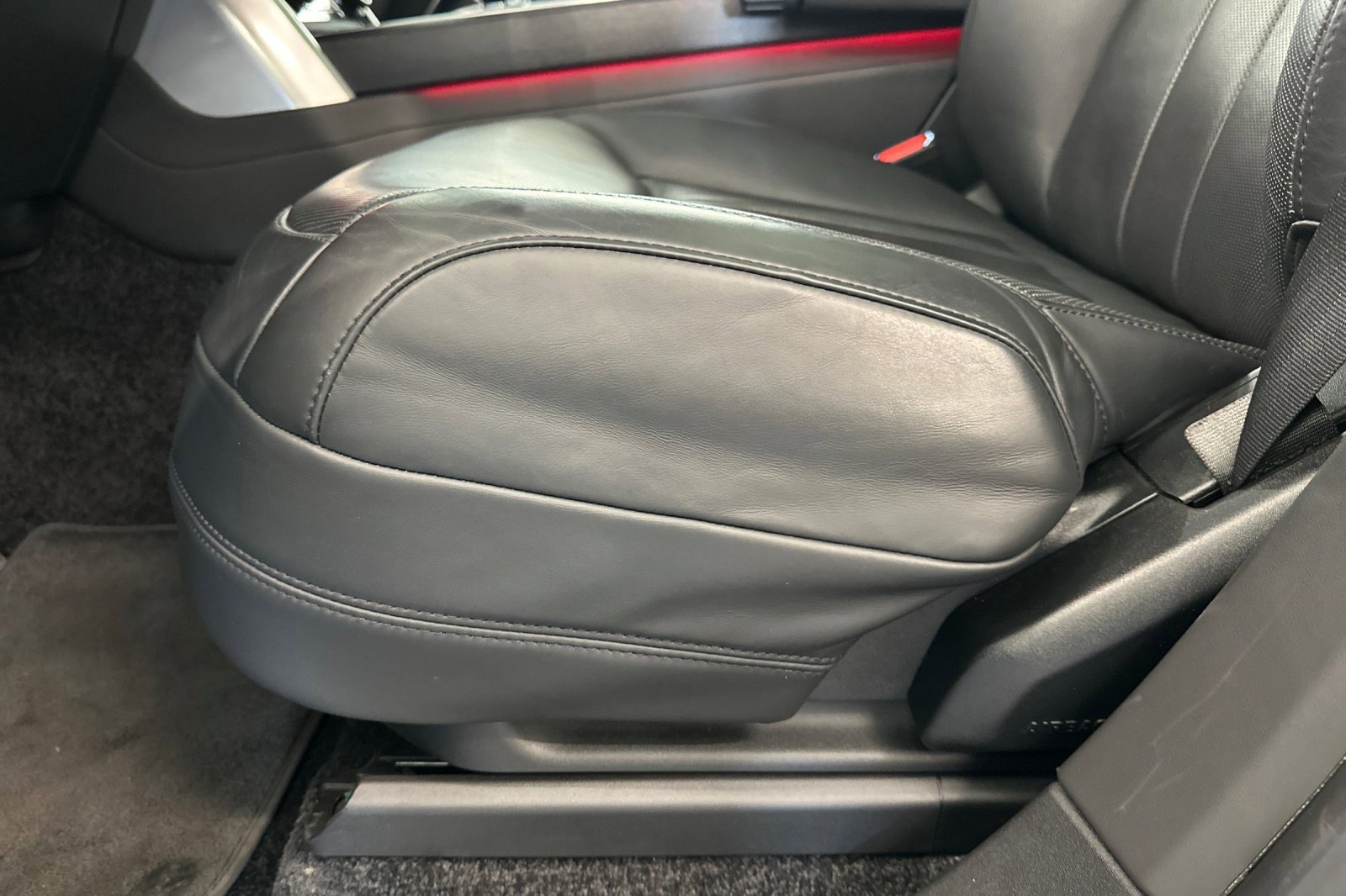 Used 2023 Land Rover Range Rover SE image 17