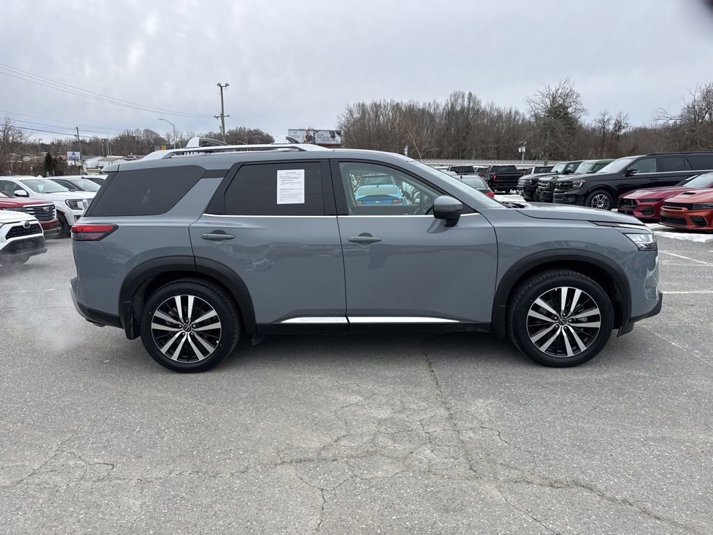 Used 2024 Nissan Pathfinder Platinum image 6