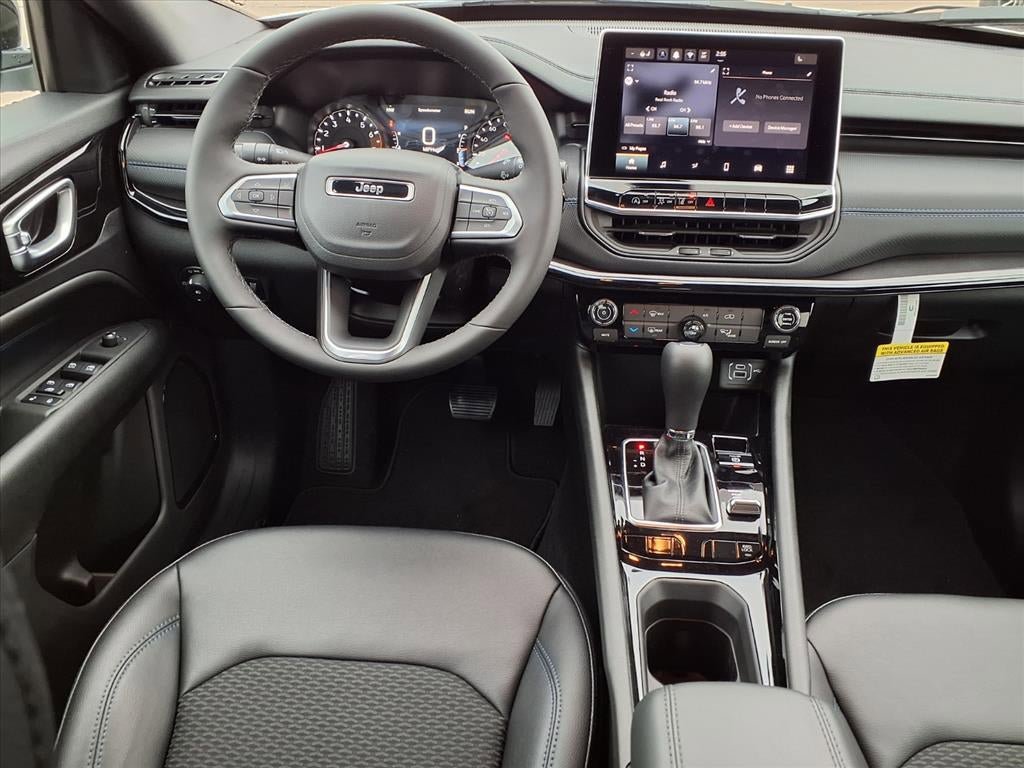 New 2026 Jeep Compass Latitude image 2