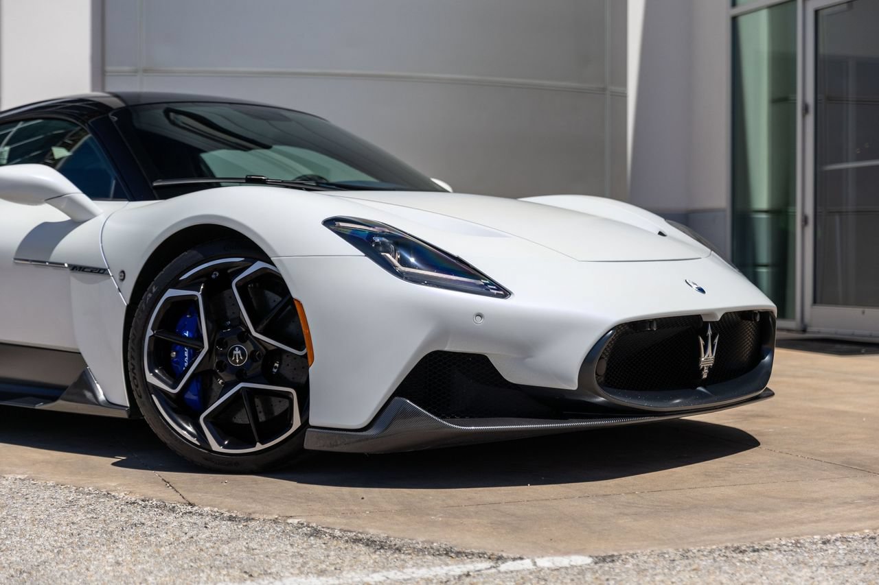 Used 2022 Maserati MC20 Coupe RWD image 3