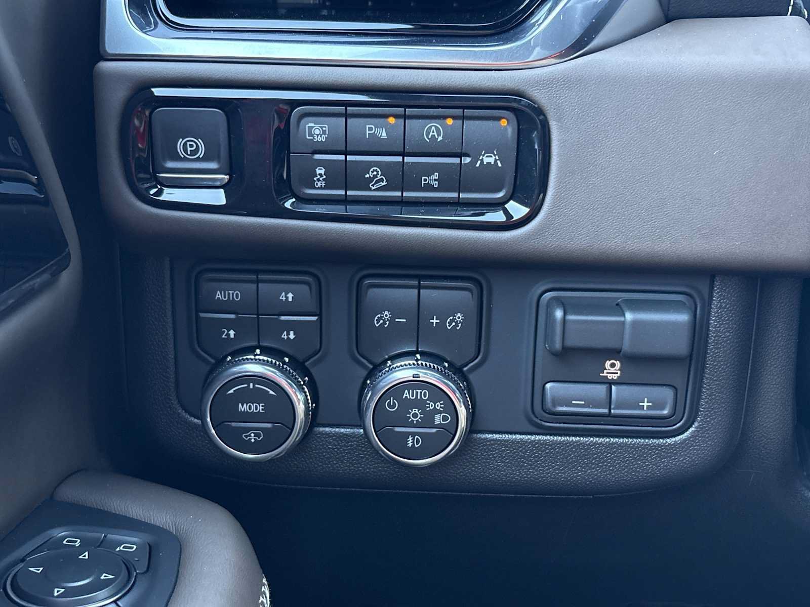 New 2027 GMC Yukon Denali Ultimate AWD/4WD image 10